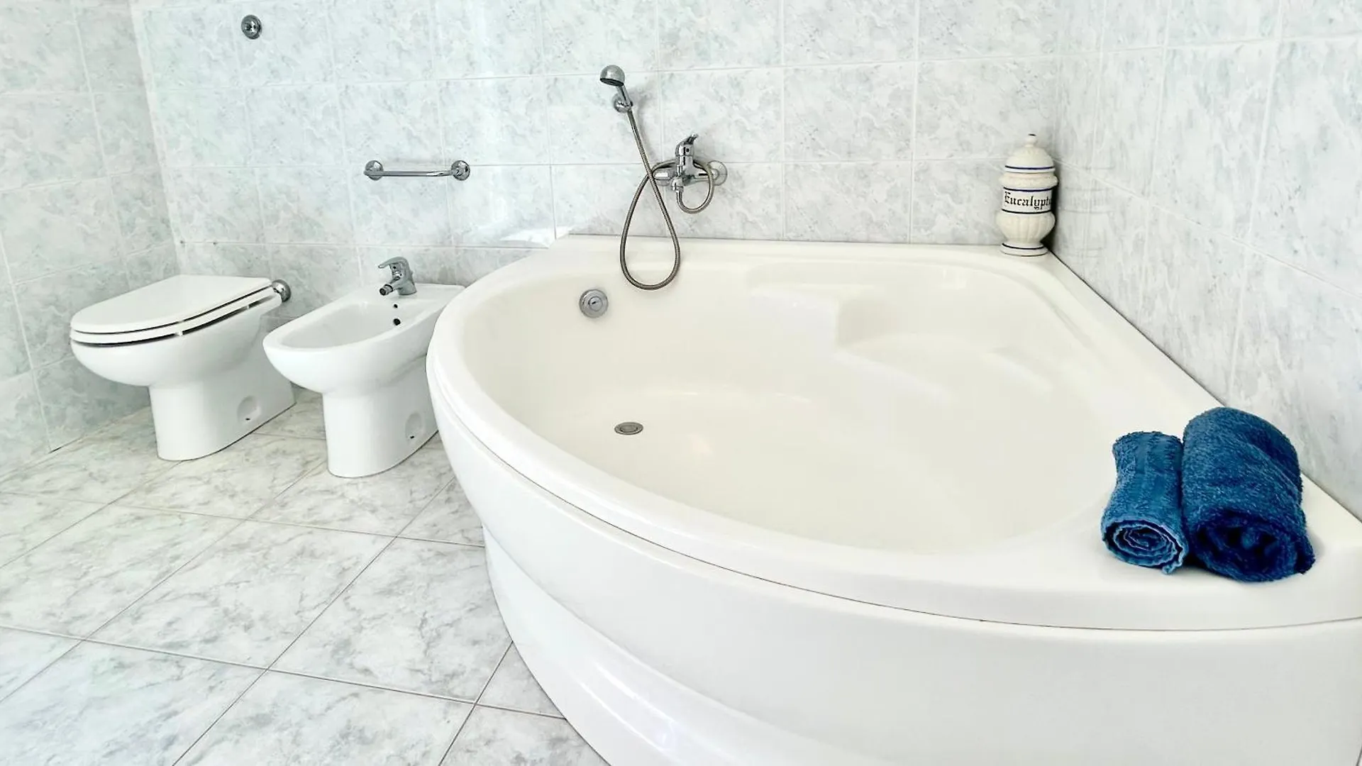 Apartament Nura'S - Casa Le Rose Bosa Włochy